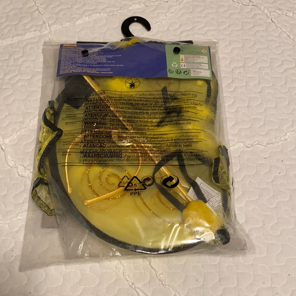 Pumpkin Junction Toddler (2-4) Bumblebee Costume - Picture 2 of 2